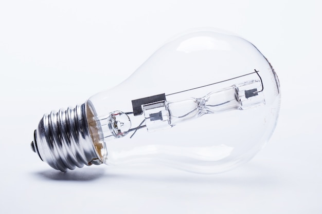 中央银行是在解决什么问题的过程中逐步产生发展起来的